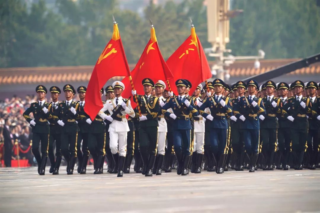 閱兵臺下的奇遇：探尋中國人民解放軍儀仗隊(duì)女兵方陣人數(shù)的無聲數(shù)字