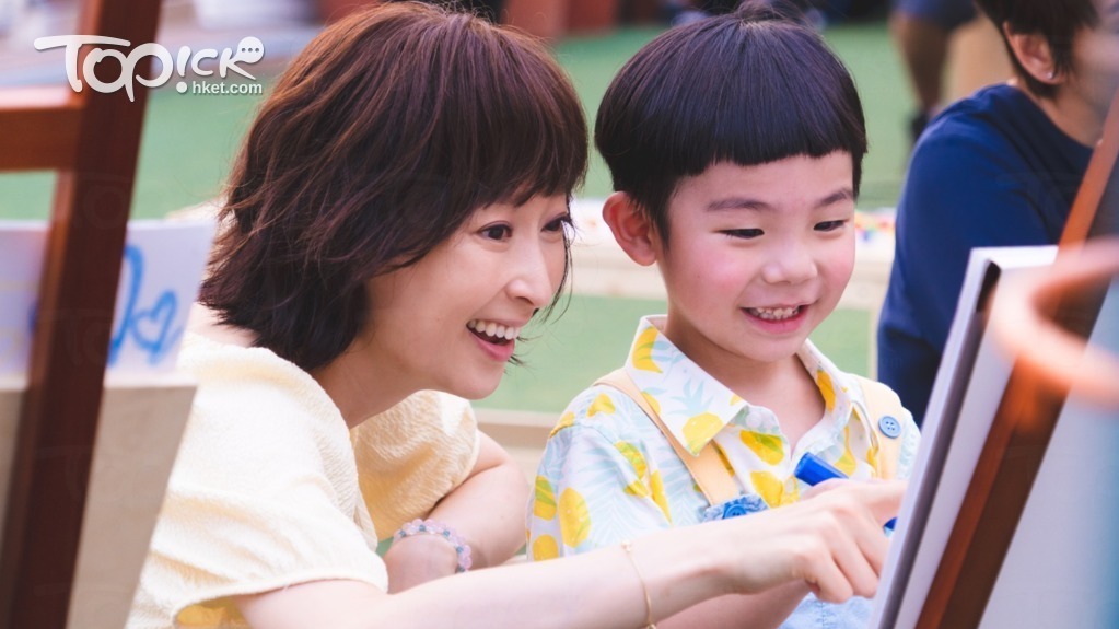薩頂頂有女兒?jiǎn)幔阂粓?chǎng)關(guān)于藝術(shù)家私域的特寫訪談與信息多元勾勒