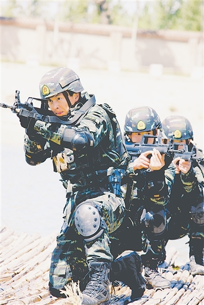 夢境尋蹤:中國人民武裝警察部隊(duì)特種警察學(xué)院招生電話的迷霧與使命呼喚