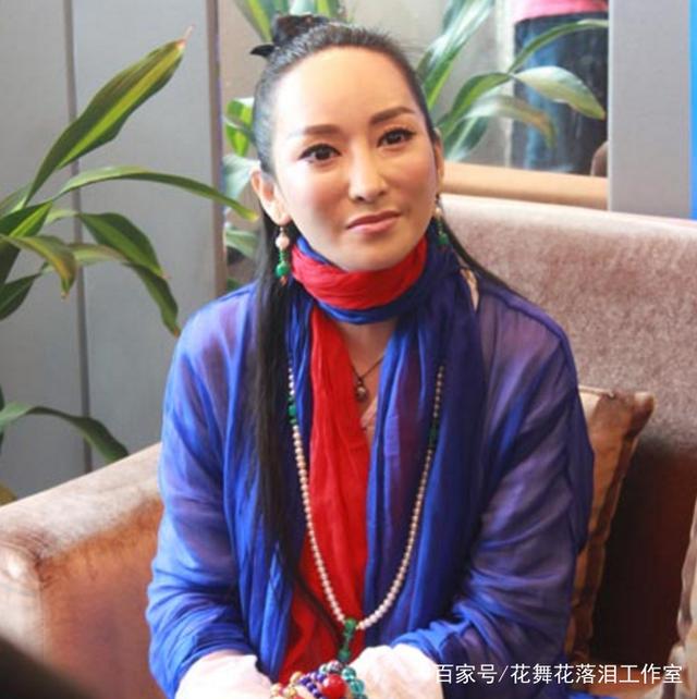 薩頂頂有女兒?jiǎn)幔阂粓?chǎng)關(guān)于藝術(shù)家私域的特寫(xiě)訪談與信息多元勾勒
