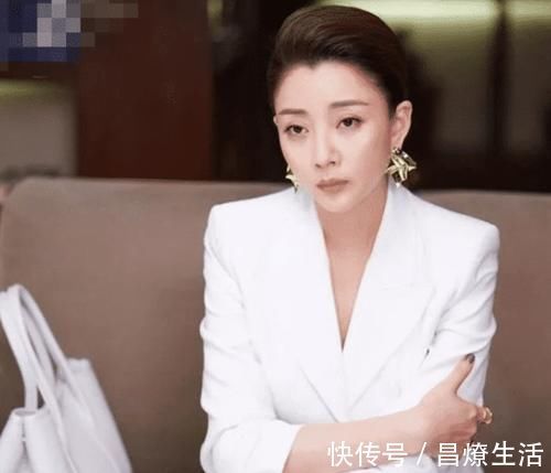 殷桃簡介個(gè)人資料:熒屏魅力多元勾勒與演藝特寫訪談